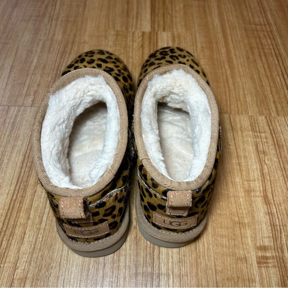 Ugg Shorty Calf Hair Leopard Print Mini Boots - Picture 9 of 13